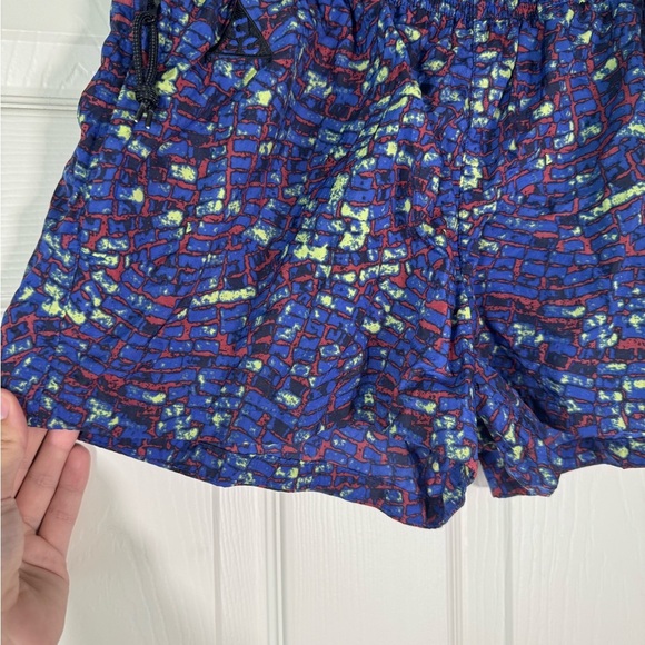 Nike ACG Quick Dry Retro Multicolored Active Shorts Womens Size Medium - Picture 2 of 7